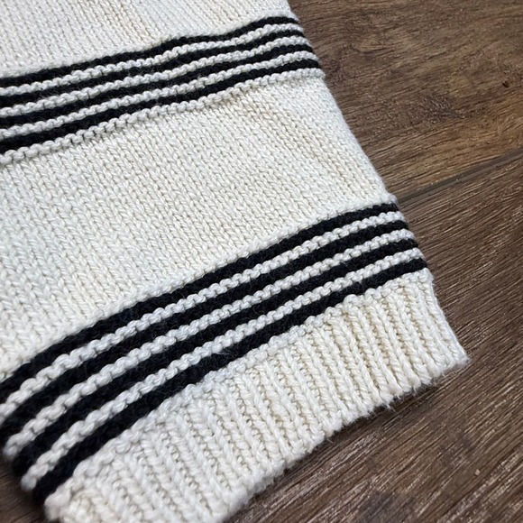 Sanctuary Easy V Neck Sweater Oatmeal Black Stripe Size Small Pullover - Picture 9 of 11